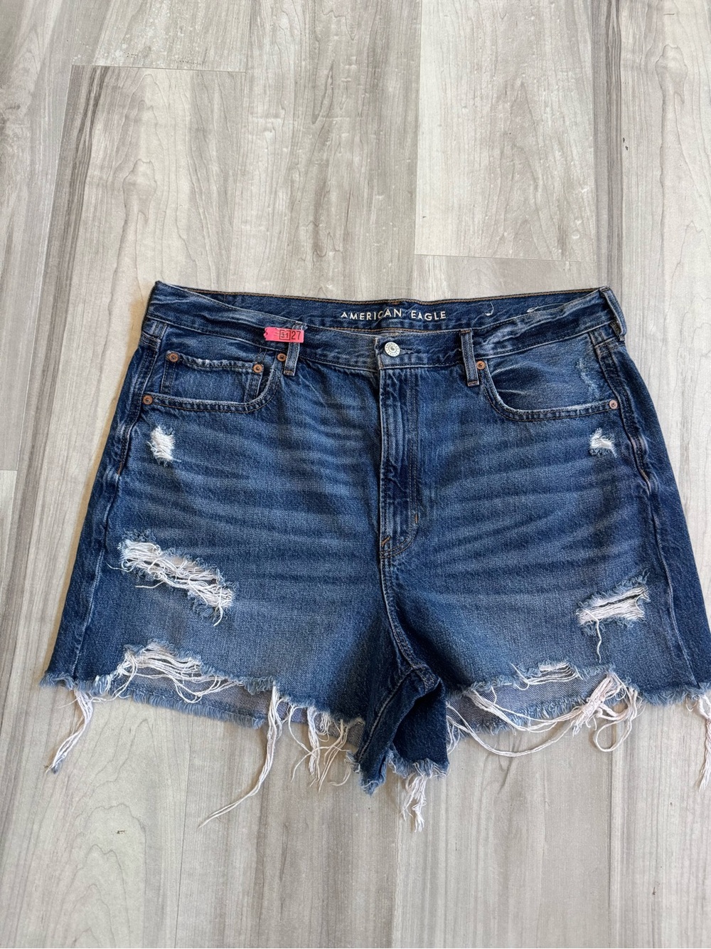 American Eagle 90s Boyfriend Distressed Denim Shorts Size 18